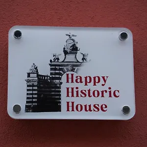 https://apt-happy-historic-house.catania-hotels.net